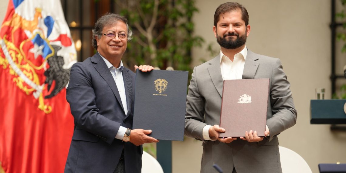 Colombia y Chile acuerdan enfrentar la contaminación por plásticos