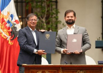 Colombia y Chile acuerdan enfrentar la contaminación por plásticos