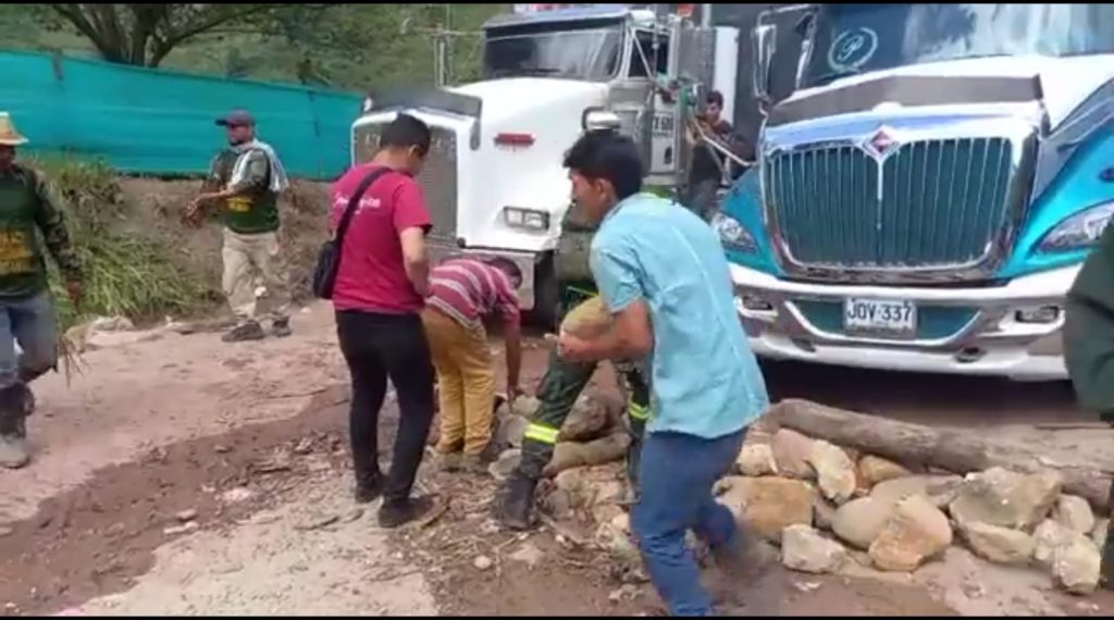 Levantan bloqueo vial en Colorados
