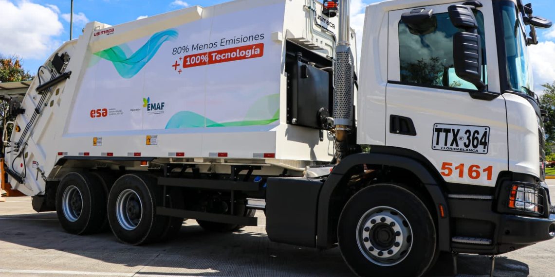 Floridablanca cuenta con nuevos carros de alta tecnología para recolección de residuos
