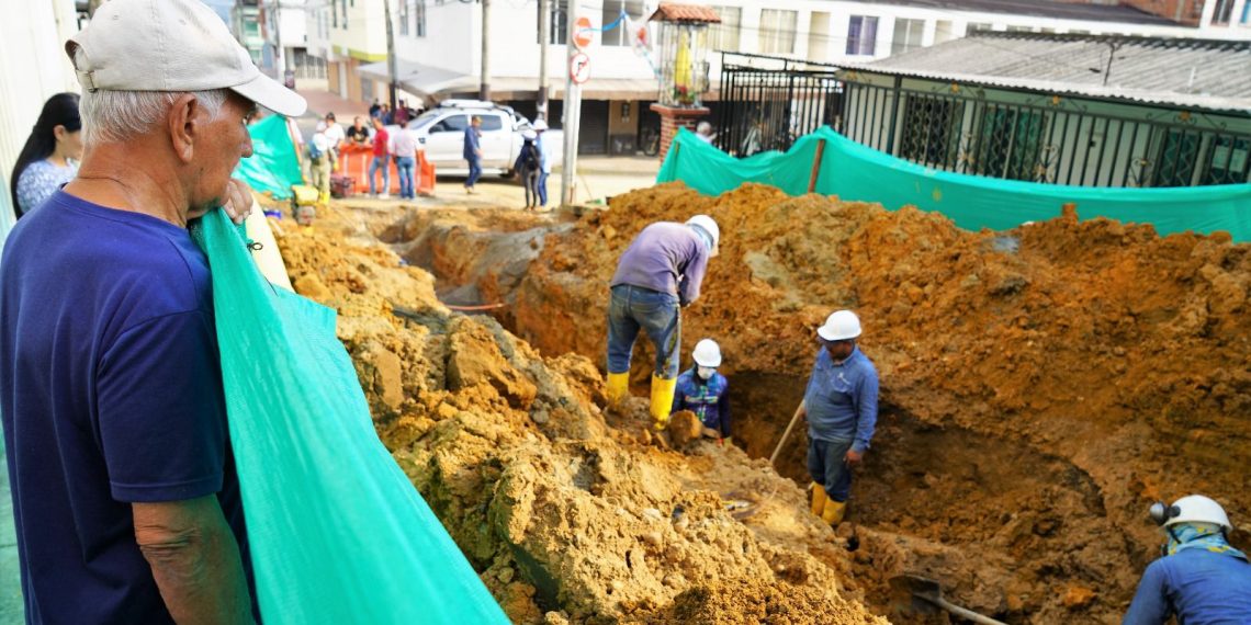 Floridablanca inició nuevo proyecto de pavimentación y reposición de alcantarillado