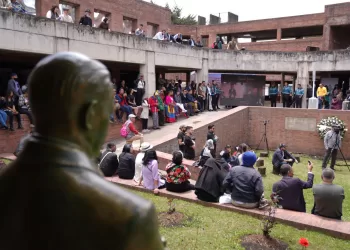 Petro rindió homenaje a las víctimas y a Jorge Eliécer Gaitán