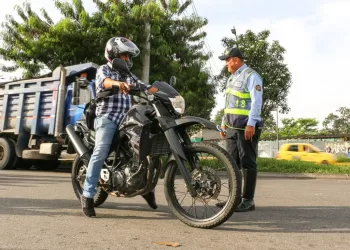 ¿Sabe usted cómo renovar su licencia de conducción?