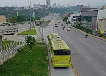 La reacción de Metrolínea ante el uso del carril exclusivo por taxis y buses