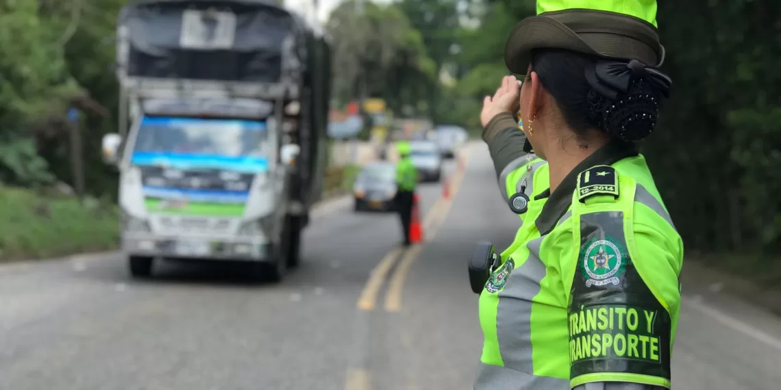 Policía atiende plan retorno en Santander