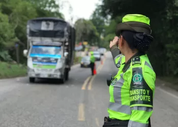 Policía atiende plan retorno en Santander