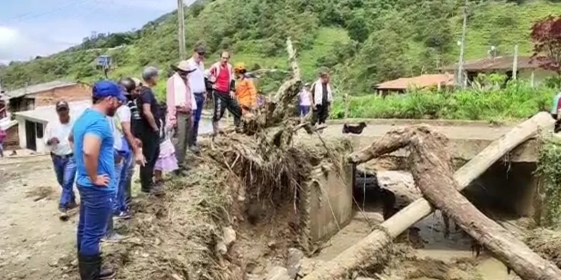 Acueducto, viviendas y tres puentes afectados: balance de lluvias en Piedecuesta