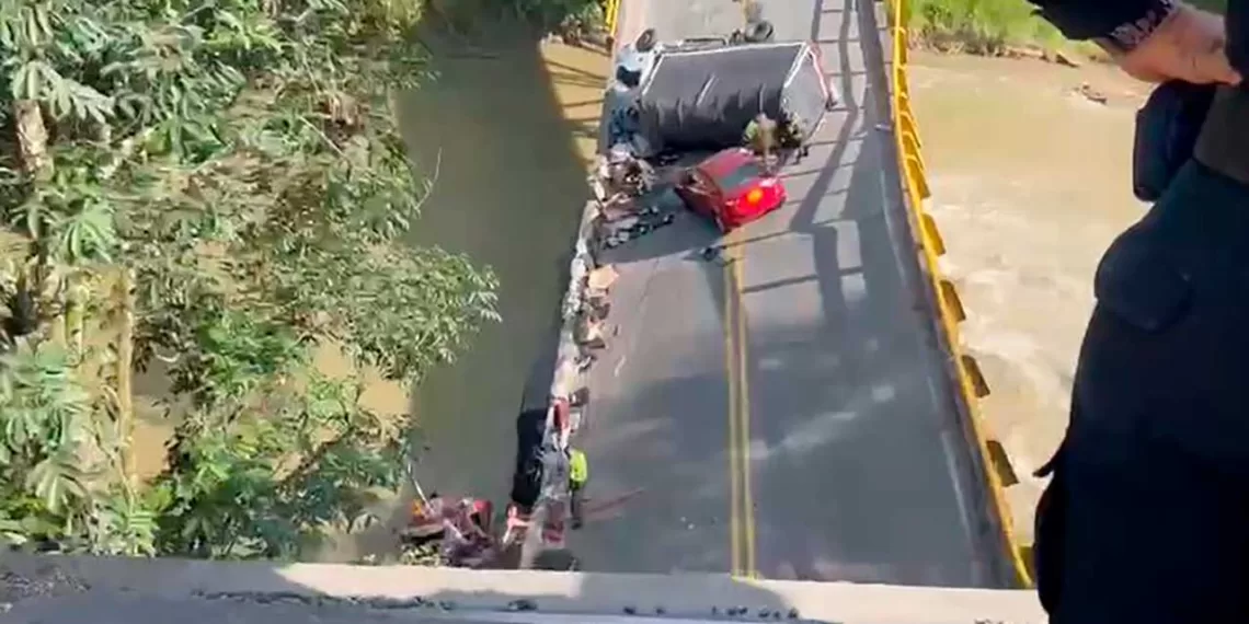 Investigan causas del colapso del puente ‘La Vieja’ entre Quindío y Valle del Cauca