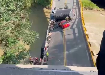 Investigan causas del colapso del puente ‘La Vieja’ entre Quindío y Valle del Cauca