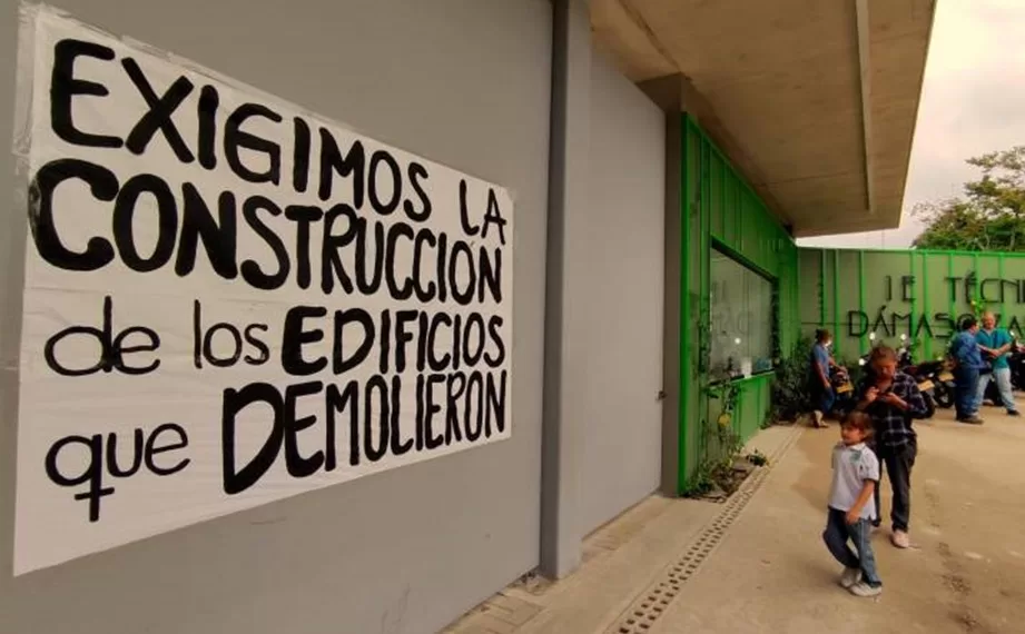 En el Tecnológico demolieron 3 edificios y un teatro y no hay dinero para reponerlos