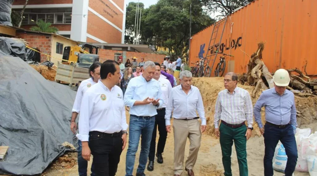 Director de Planeación Nacional visitó avances de la obra de modernización de la Facultad de Salud de la UIS