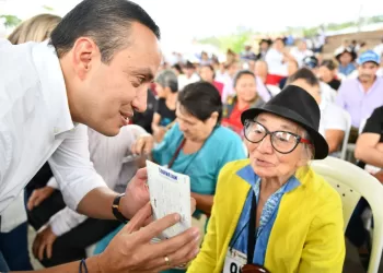 Estados Unidos brinda salud visual a población migrante y víctimas del conflicto armado