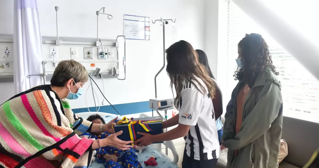 Familia presidencial visitó a los niños que fueron hallados con vida en la selva