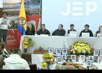 Las reacciones de Uribe y Petro por falsos positivos