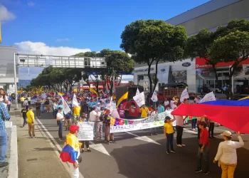 Masiva marcha en Bucaramanga a favor de Petro