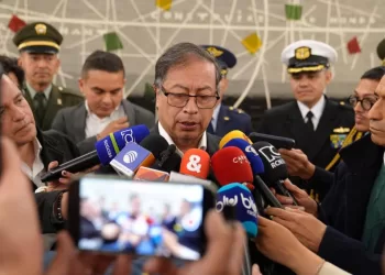 El coronel Óscar Dávila se suicidó por presiones: Petro