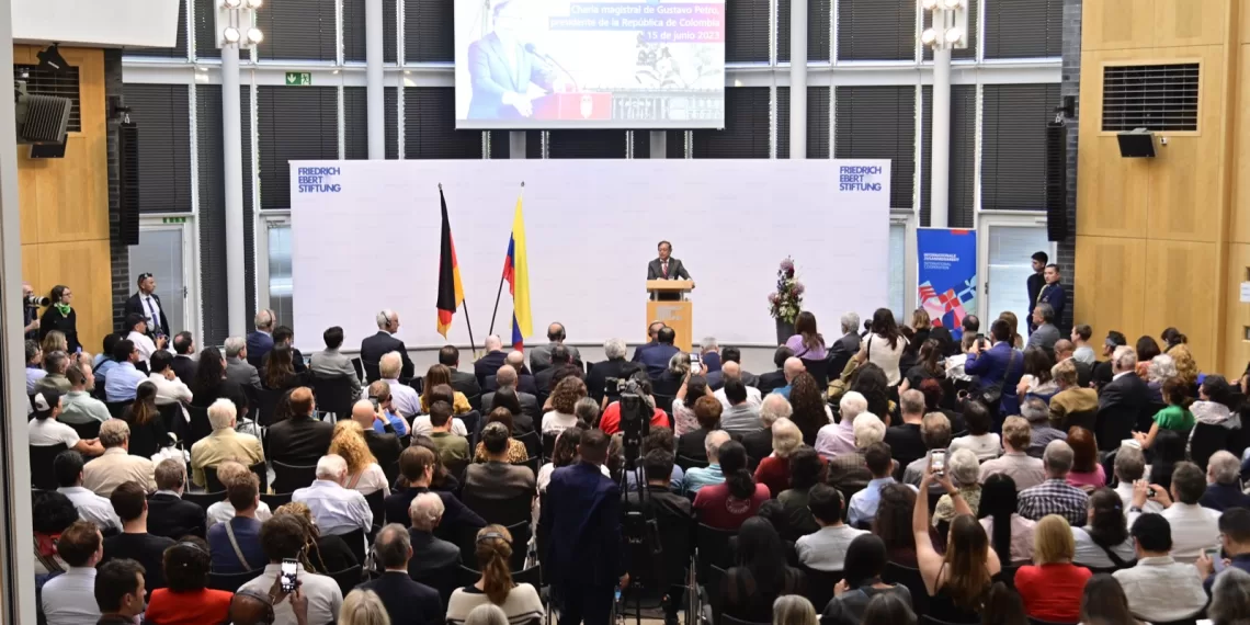 Tenemos 10 años para hacer una transformación y salvar a la humanidad: Petro en Alemania