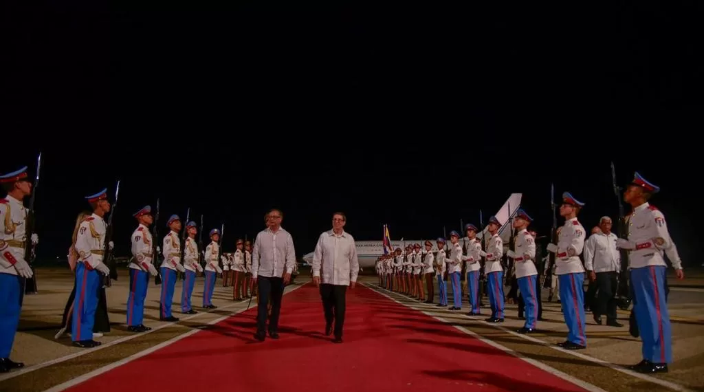 Petro llegó a Cuba para anunciar cese al fuego con el Eln