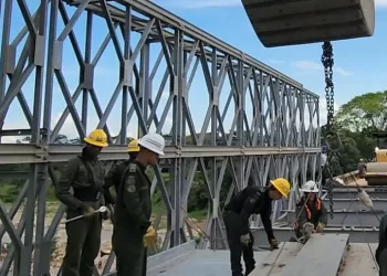 Invías y Ejército instalan puente militar en la Troncal Central del Norte