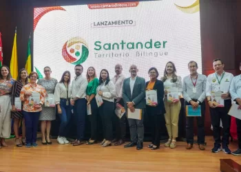43 jóvenes se certificaron en inglés gracias a la Cámara de Comercio de Bucaramanga y su iniciativa Santander O-key