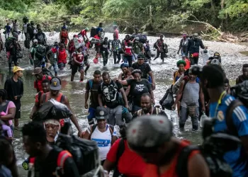 Se duplicó la cifra de migrantes que pasan a diario por el Darién: Migración Colombia