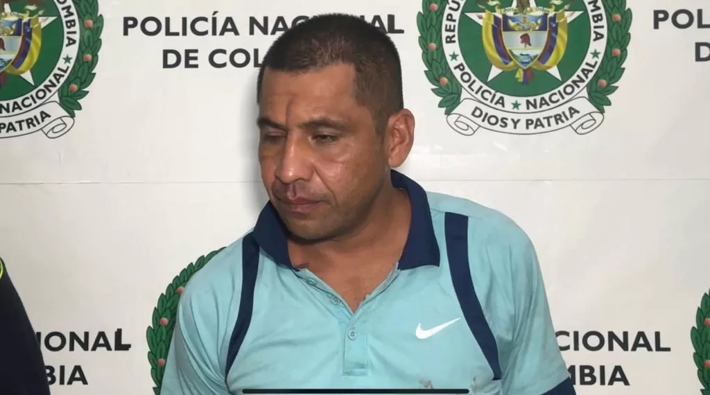 Hombre que se encontraba en detención domiciliaria por fabricación de armas de fuego fue capturado por la policía