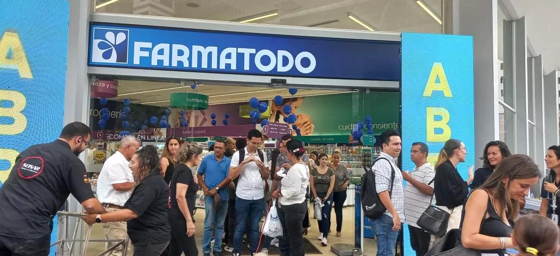 Farmatodo llega a la farmacia número 90 en Santander