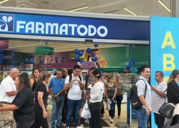 Farmatodo llega a la farmacia número 90 en Santander