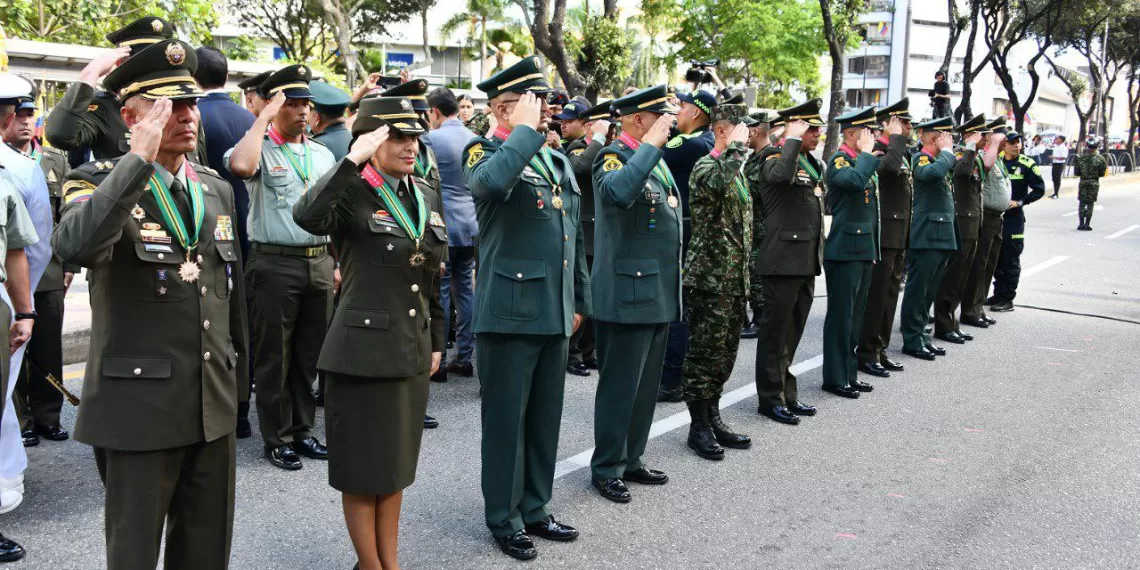 Bucaramanga disfrutó el desfile militar del 20 de julio