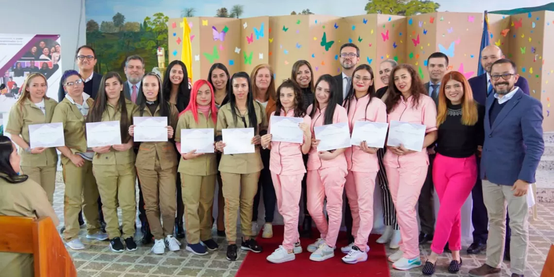 Más de cien mujeres de El Buen Pastor se certifican en ideas de negocio y mercadeo