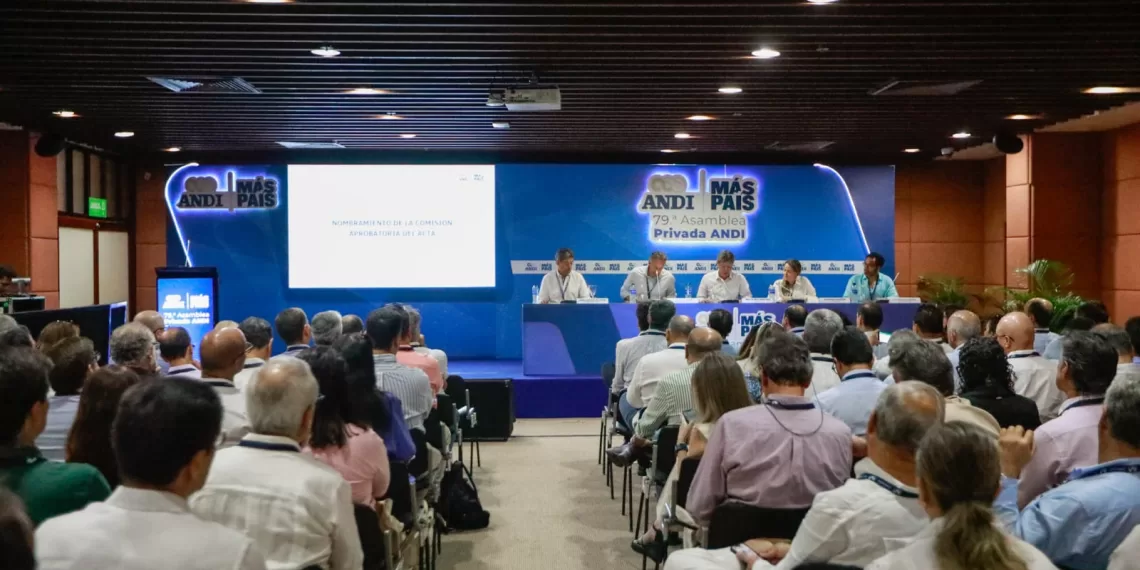 Ante la Andi, el Ministro de Comercio anunció medidas para impulsar la industria
