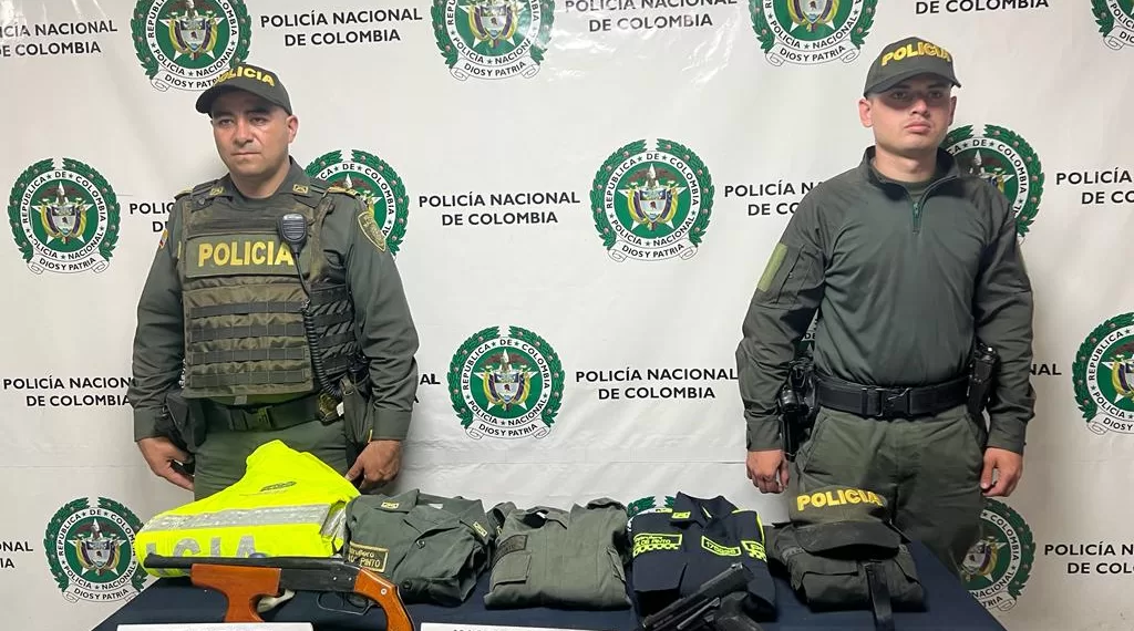 Policía incautó armas y uniformes de uso privativo en Lebrija