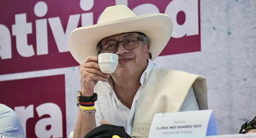 “Si la Federación Nacional de Cafeteros no se reestructura, se acaba el Fondo Nacional del Café”: Petro