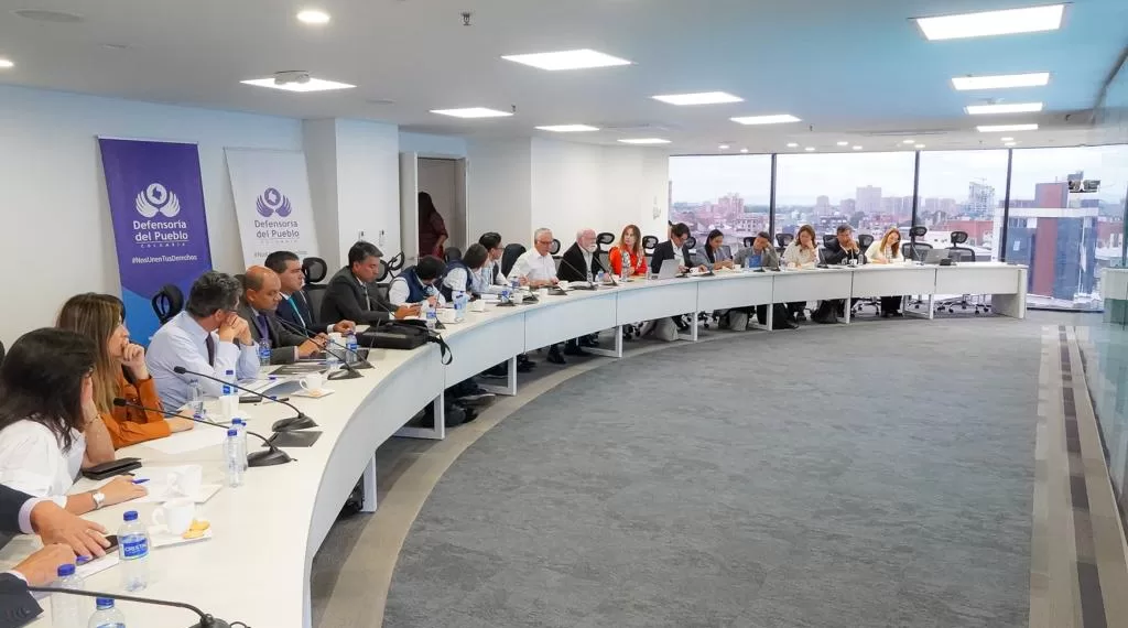 El Gobierno ha pagado por anticipado a las EPS, no hay crisis: Ministro de Salud
