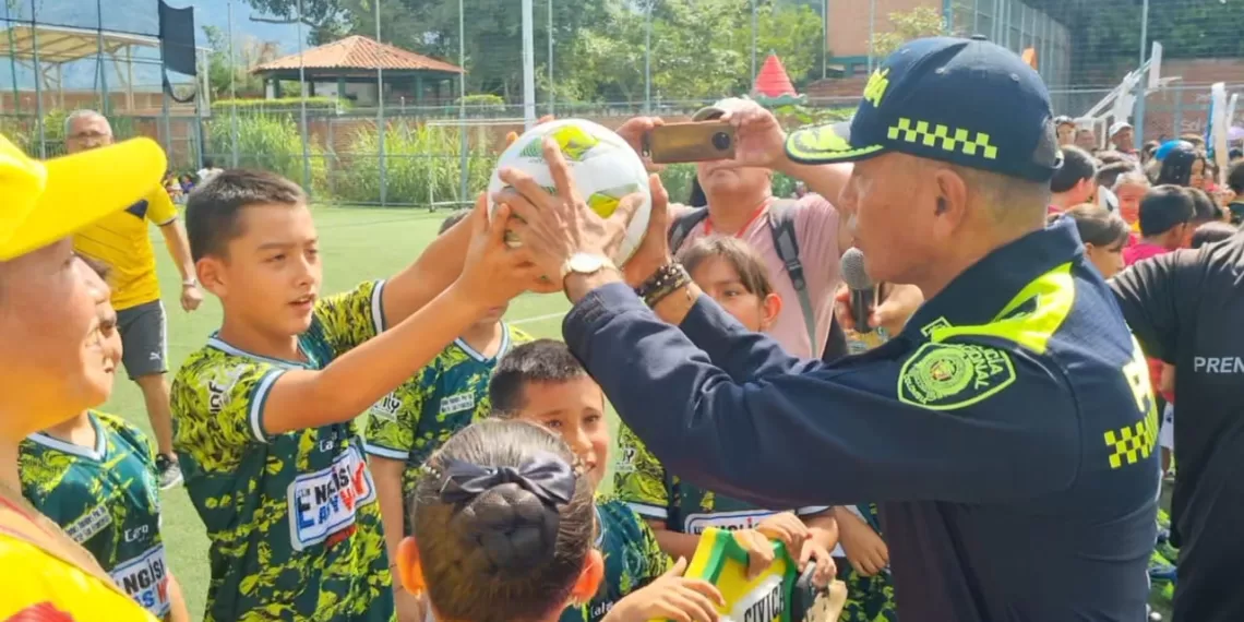 La Policía Nacional inaugura el Campeonato Relámpago Infantil Mixto