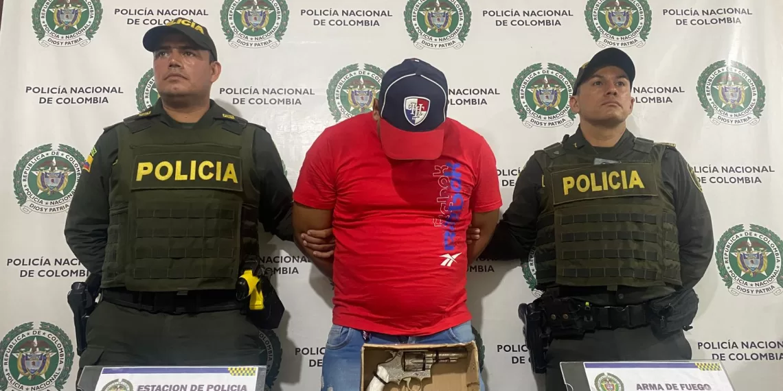En Piedecuesta policía capturó a un hombre de nacionalidad extranjera por porte ilegal de armas