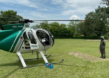 La policía cuida la feria bonita desde el aire