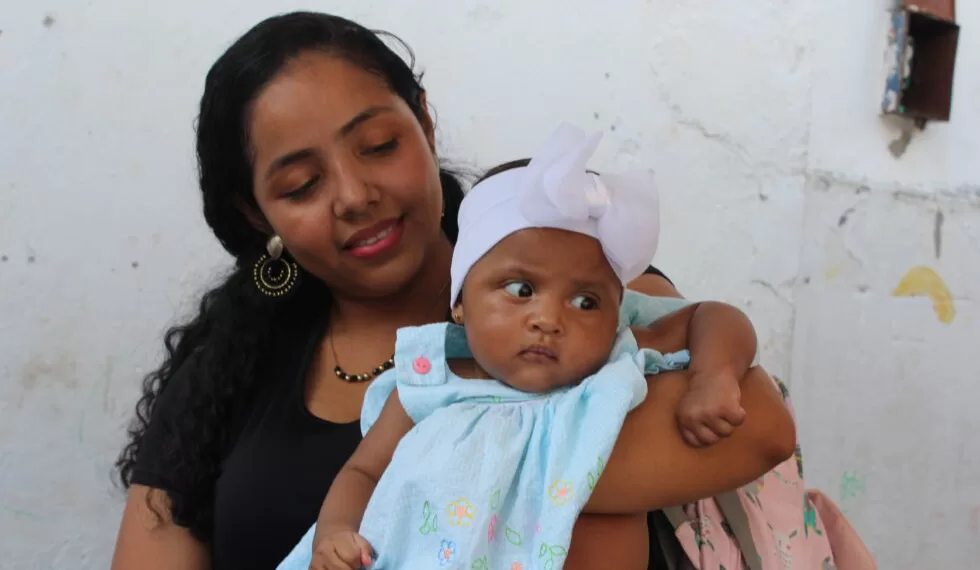 Alcaldía de Bucaramanga ofrece servicios de salud a población materno infantil y mujeres lactantes