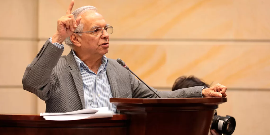 Colombia no debe endeudarse con el FMI: Minhacienda