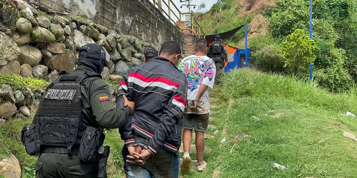 Policía incautó una granada y 2.500 dosis de estupefacientes en Bucaramanga
