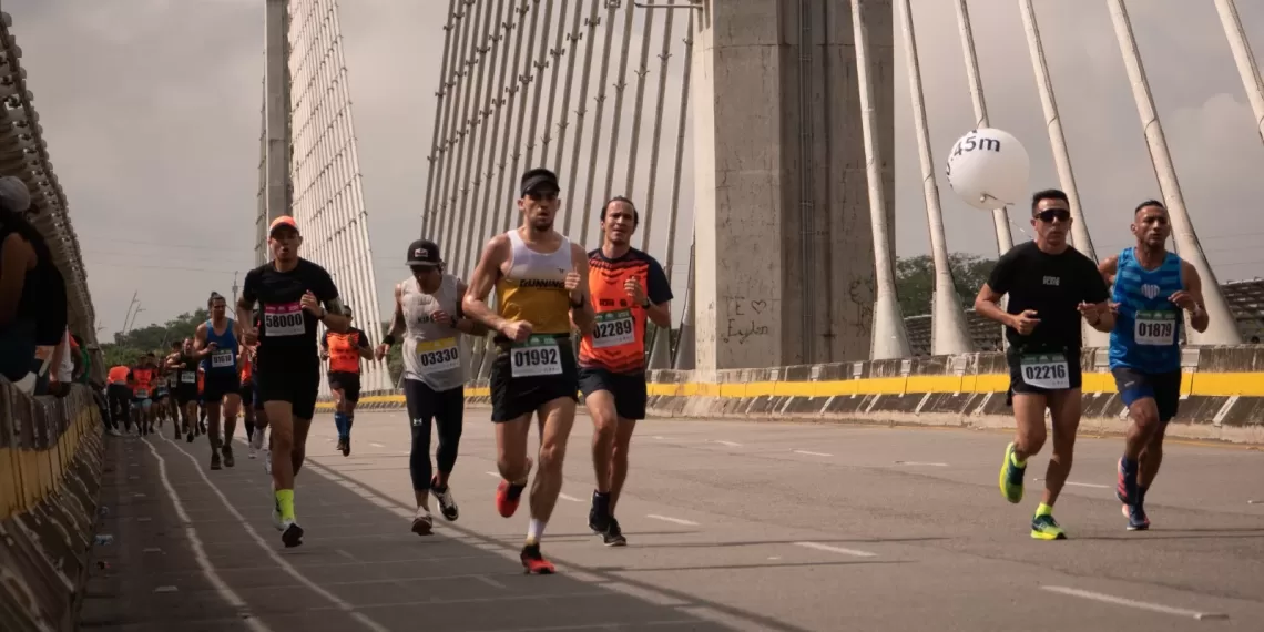 Atención: cierres viales por la Media Maratón de Bucaramanga FCV el domingo