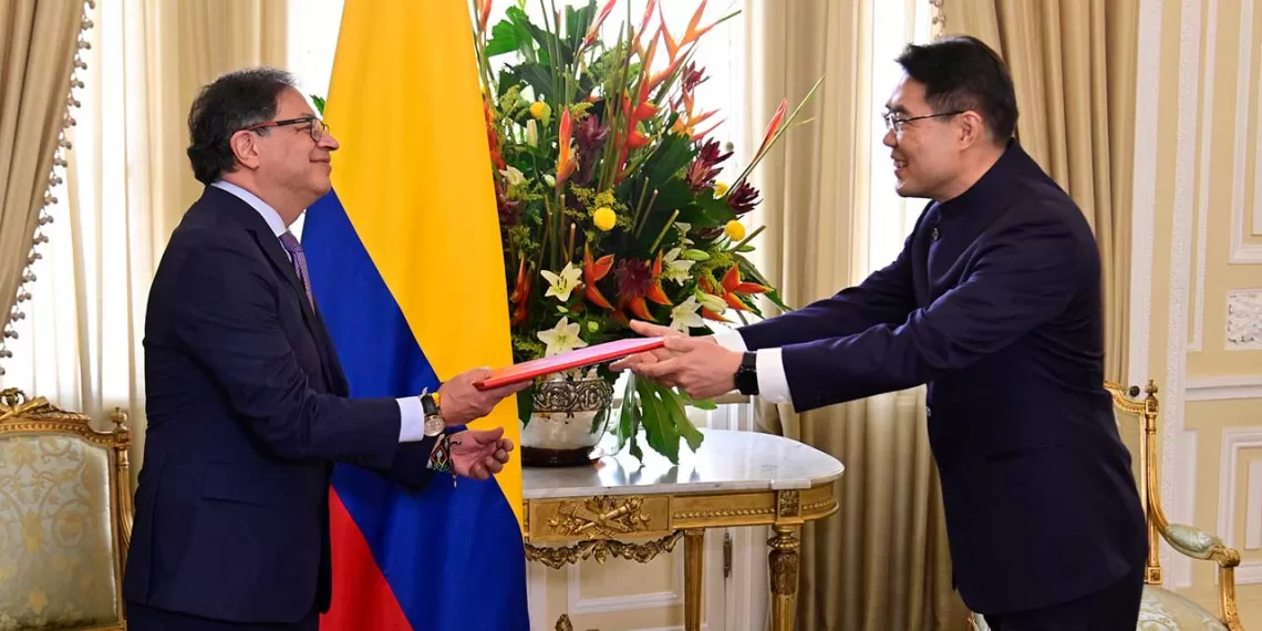 Petro se encuentra en China, hablará sobre megaproyectos de infraestructura