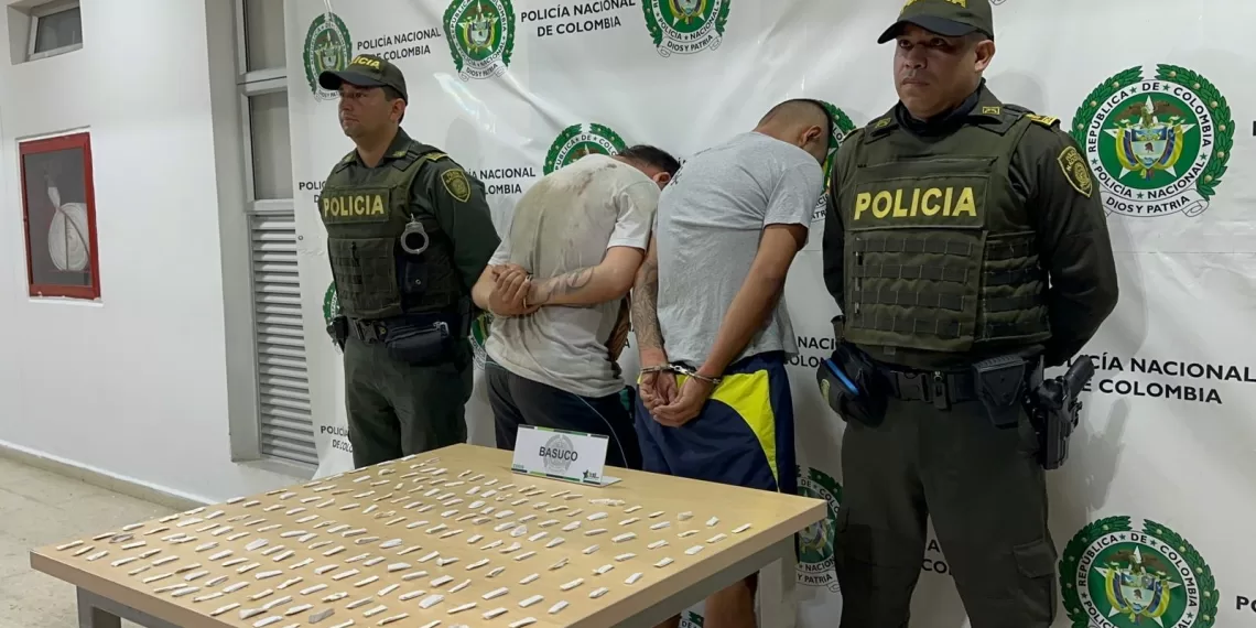 La Policía capturó a dos hombres por obstrucción a la función pública, asonada, violencia contra servidor público