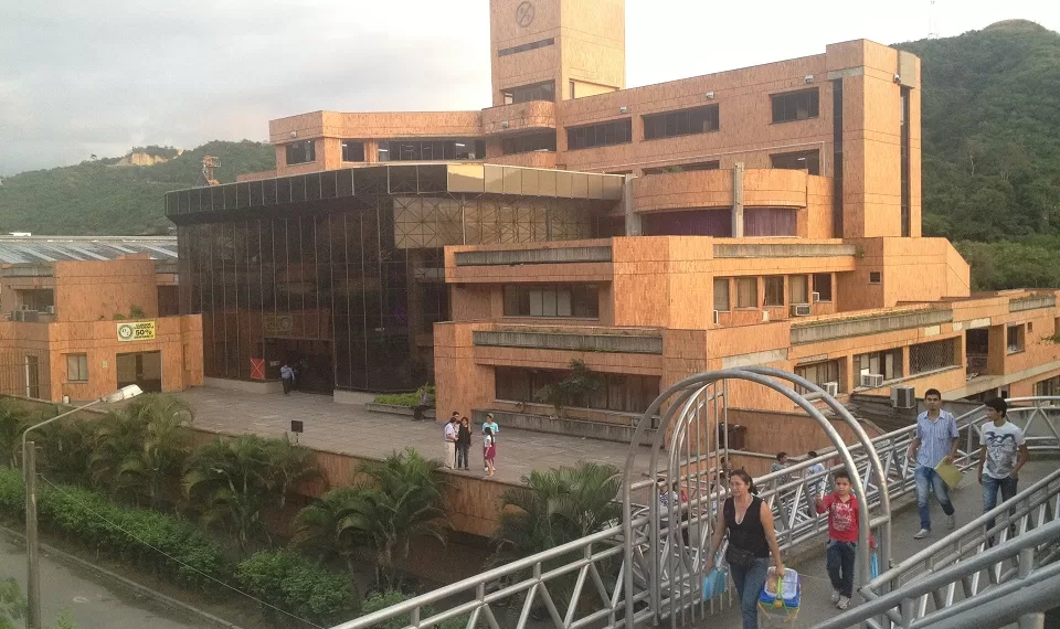 Descubren robo de carros y motos de los patios de la Dirección de Tránsito de Bucaramanga