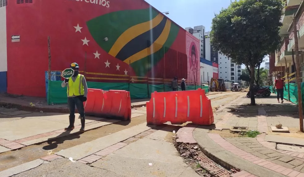 Cierre de la carrera 26 con calle 36 de Bucaramanga se da por reposición de red de alcantarillado