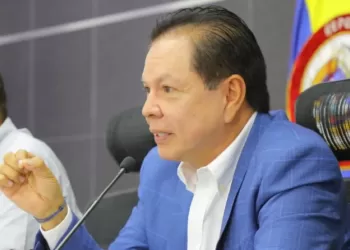 Fredy Anaya indica que gerentes de la EMAB y el Acueducto se pueden remover de acuerdo a la ley