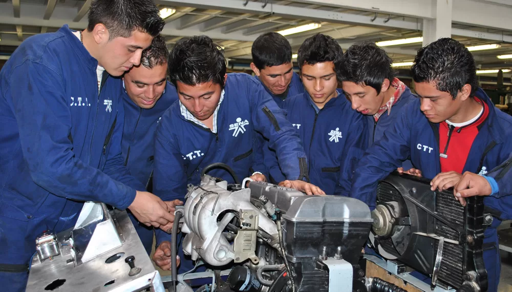 Hoy vence el plazo para que 80 mil jóvenes se inscriban en los 353 programas que les ofrece el SENA