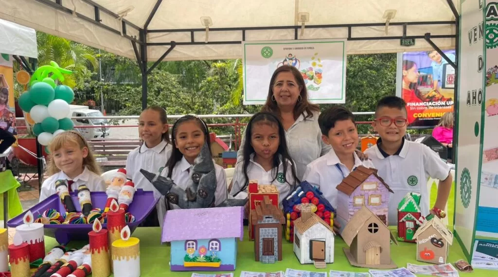 Estudiantes presentan proyectos de innovación en Expotécnicos