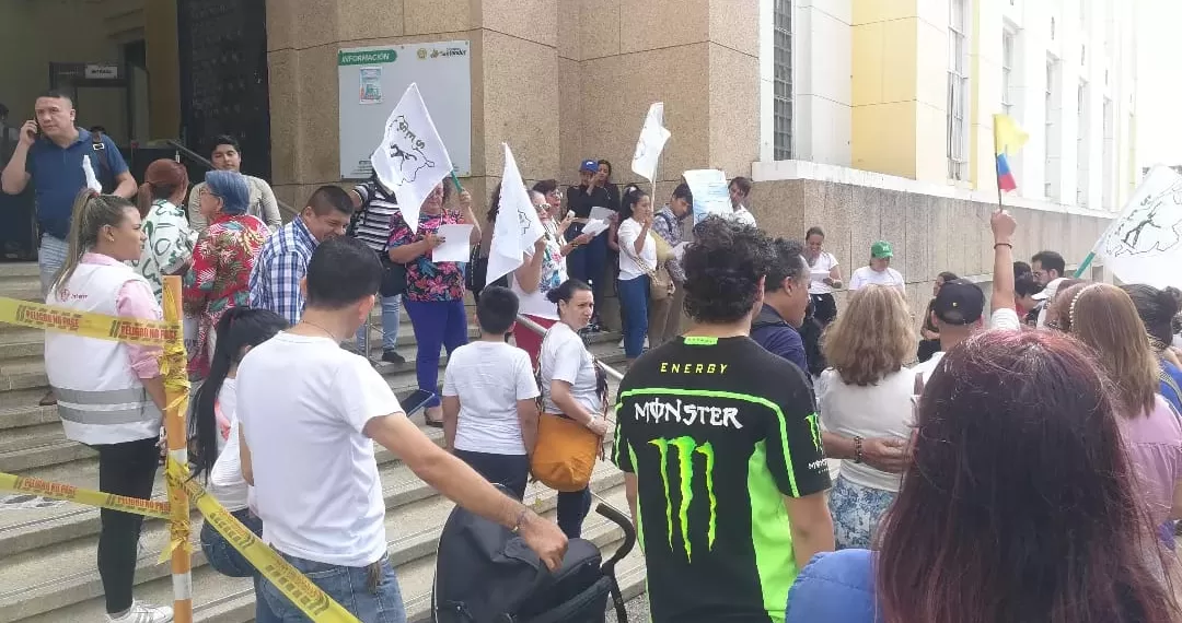 1.600 docentes de Santander exigen que sean nombrados en propiedad
