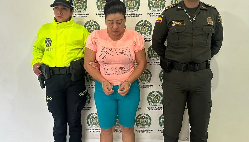 Mujer que agredía física y verbalmente a su mamá fue capturada por la policía del Magdalena Medio